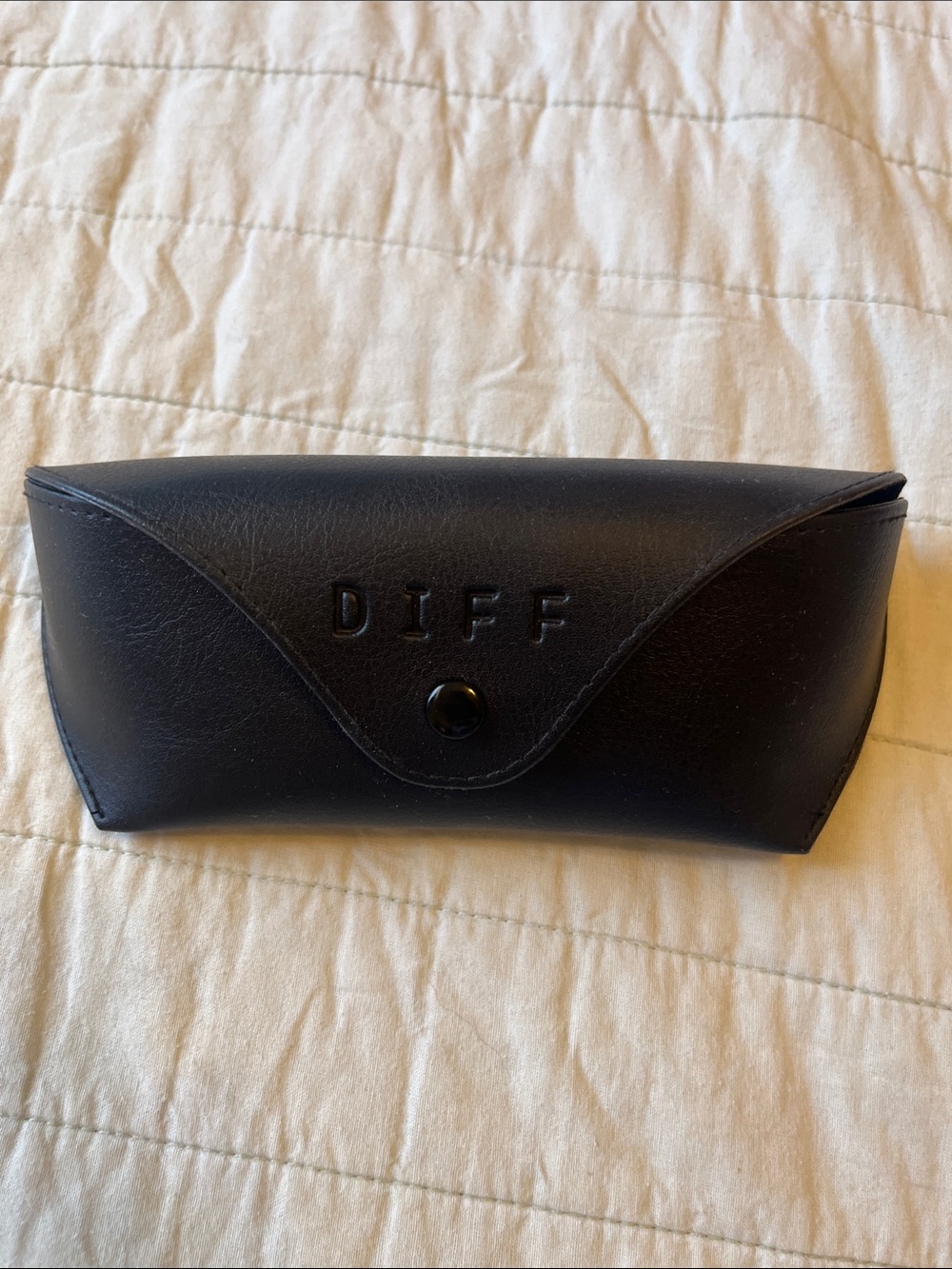 Diff sunglasses black case with cloth